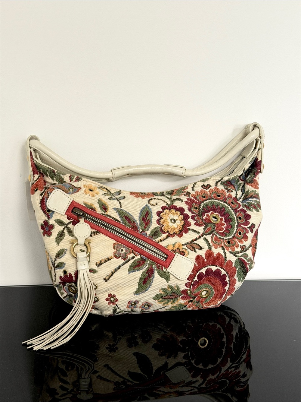 Salvatore Ferragamo Cream Floral Embroidered Shoulder Bag with Red Zip - Picture 6 of 10
